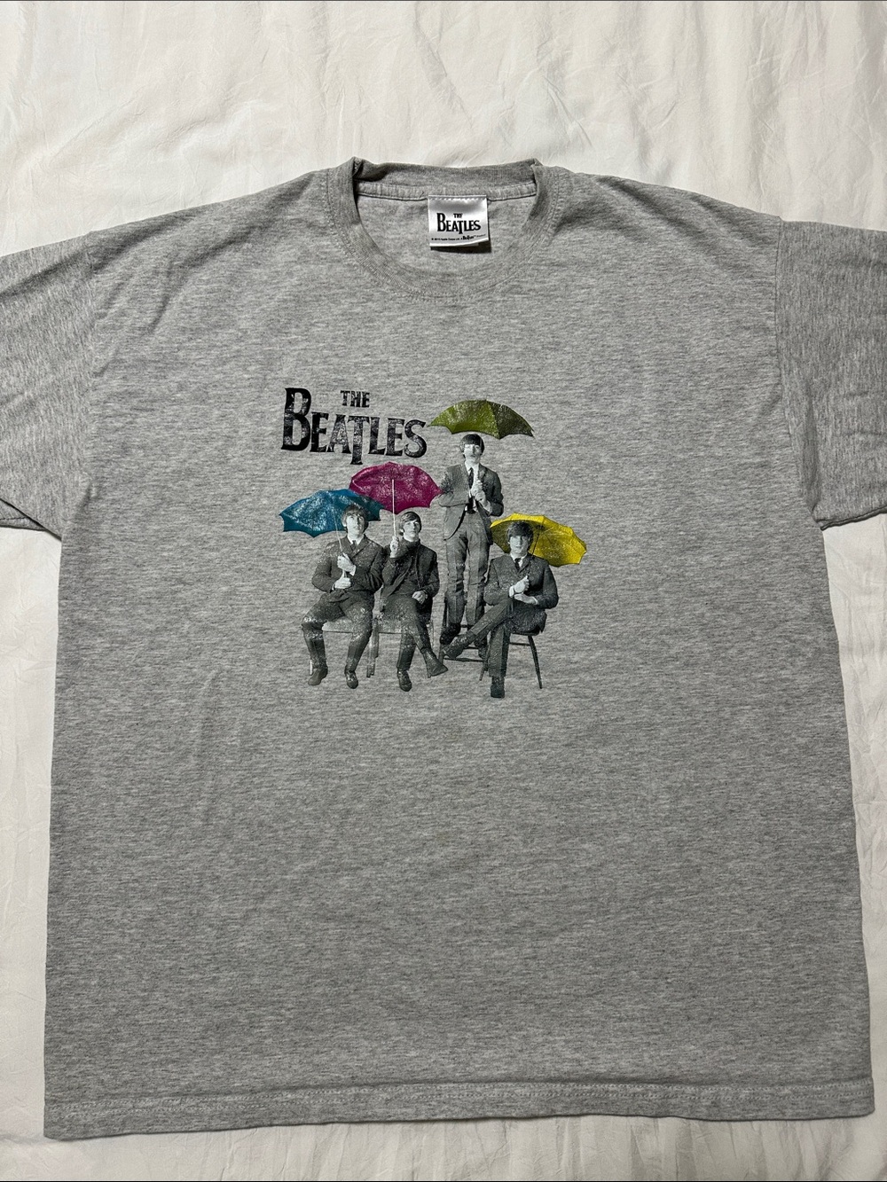 Officially Licensed The Beatles "Umbrella" Vintage-Style Graphic T-Shirt XL